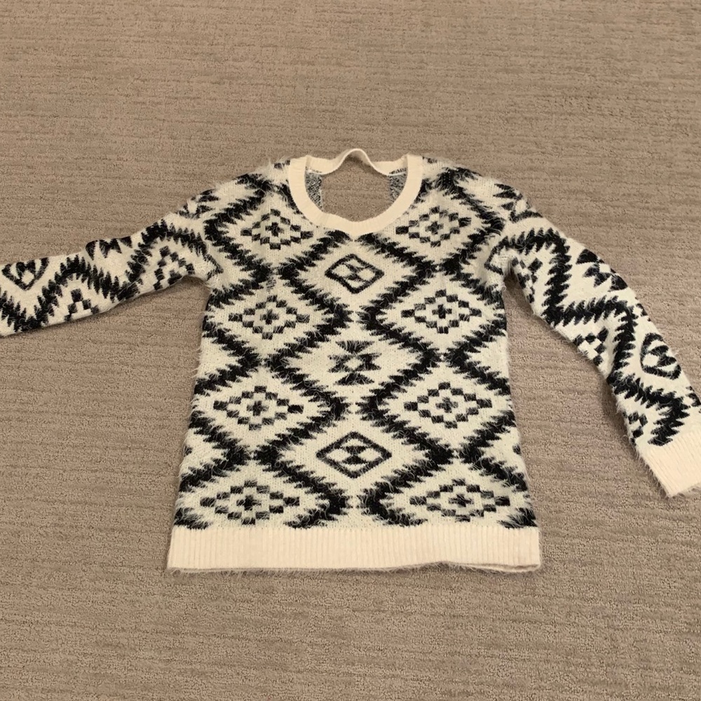 Geometric soft, cozy sweater